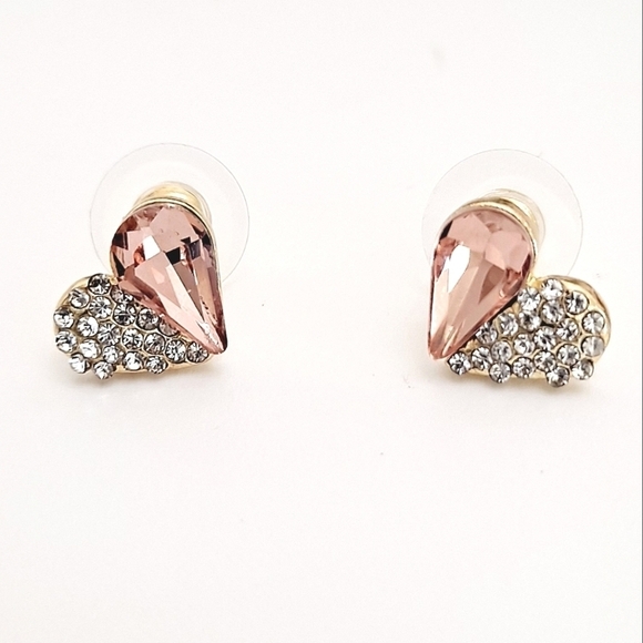 💖 2/$30 Pink heart sparkly rhinestone small dainty stud cute casual earrings - Picture 1 of 9